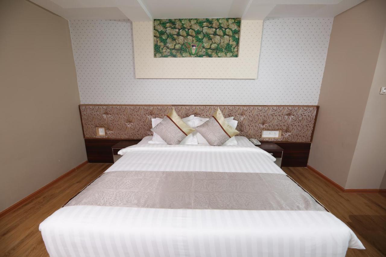 เอชพลัส โฮเต็ล ย่างกุ้ง Hotel ภายนอก รูปภาพ